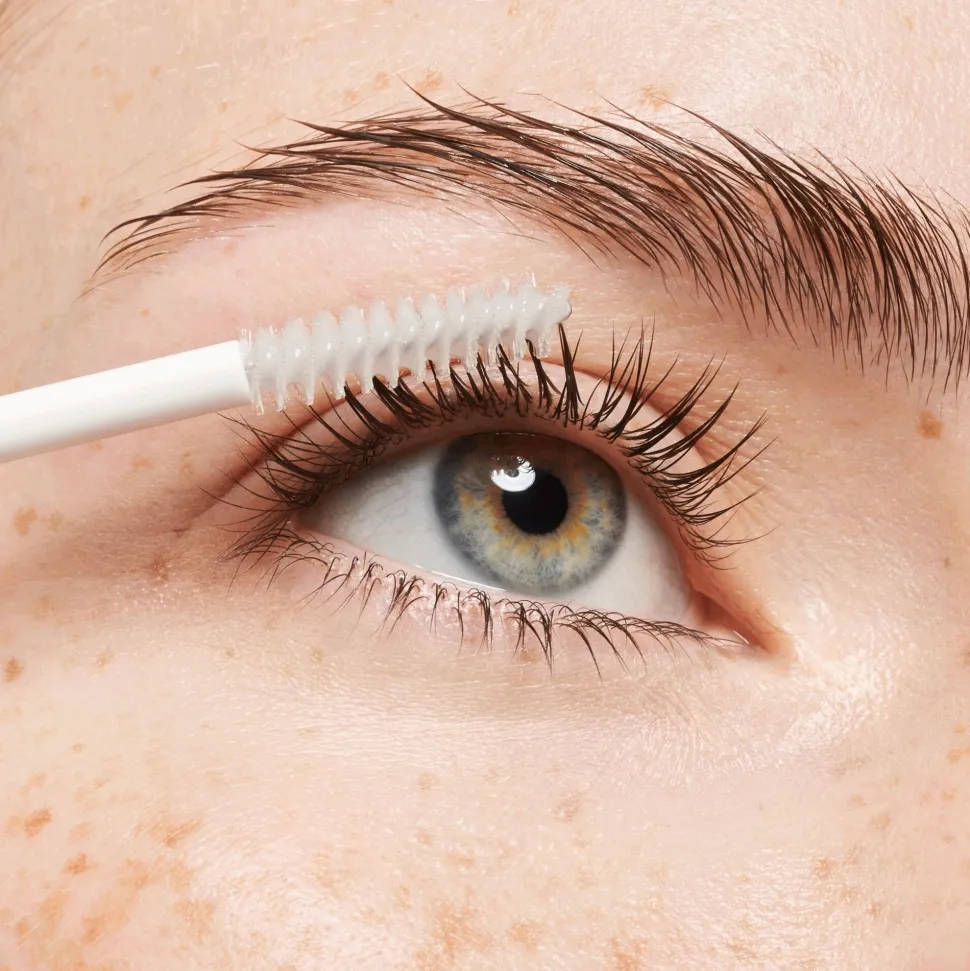 Augenbrauen- und Wimpernserum