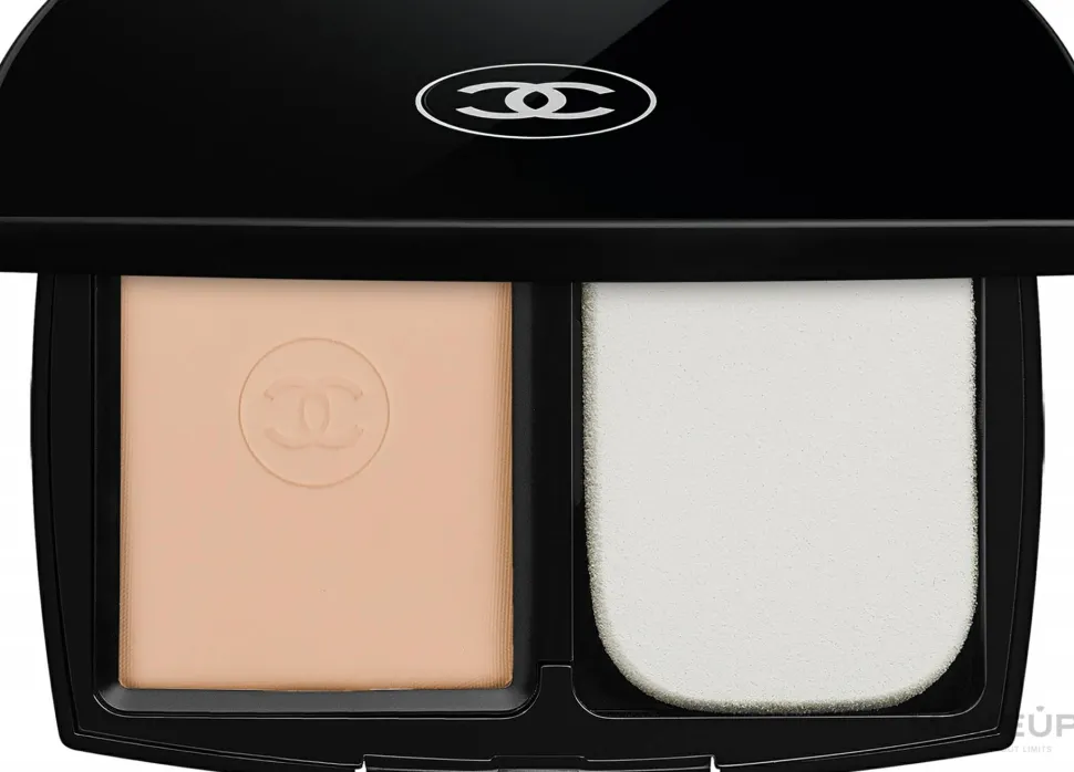 Chanel Ultra Le Teint Ultrawear All-Day Comfort Flawless Finish Compact Foundation