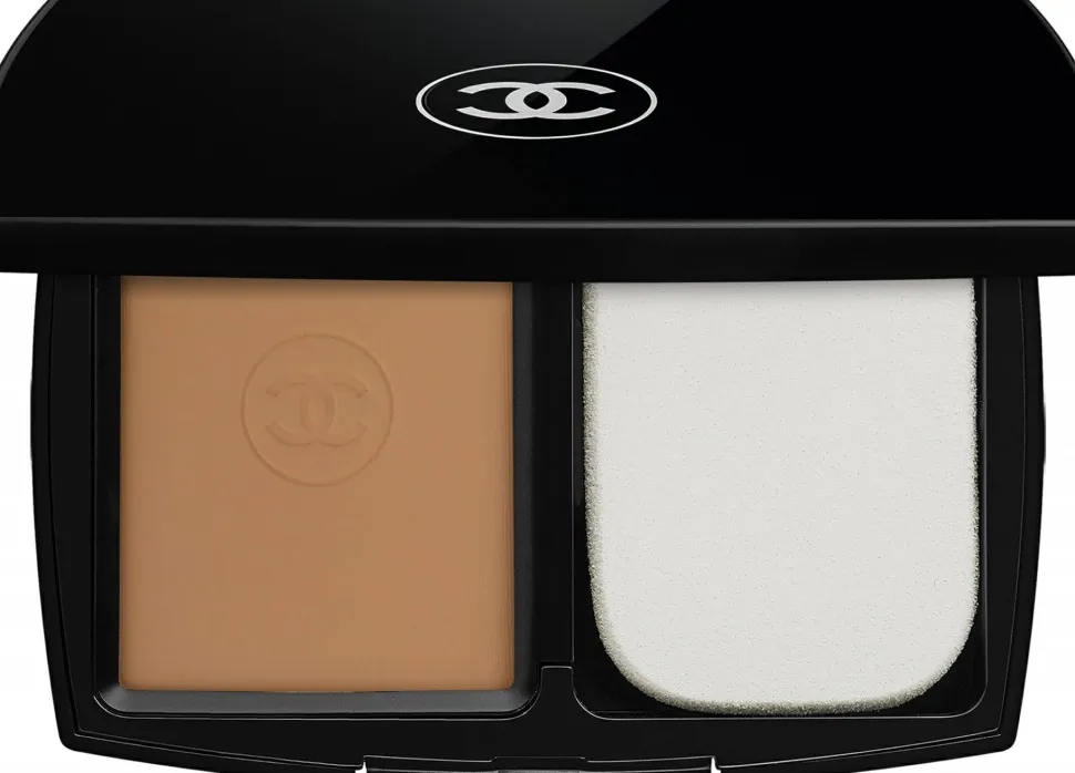Chanel Ultra Le Teint Ultrawear All-Day Comfort Flawless Finish Compact Foundation
