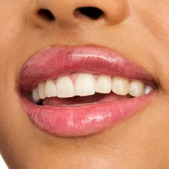 Essence Extreme Shine Volume Lipgloss