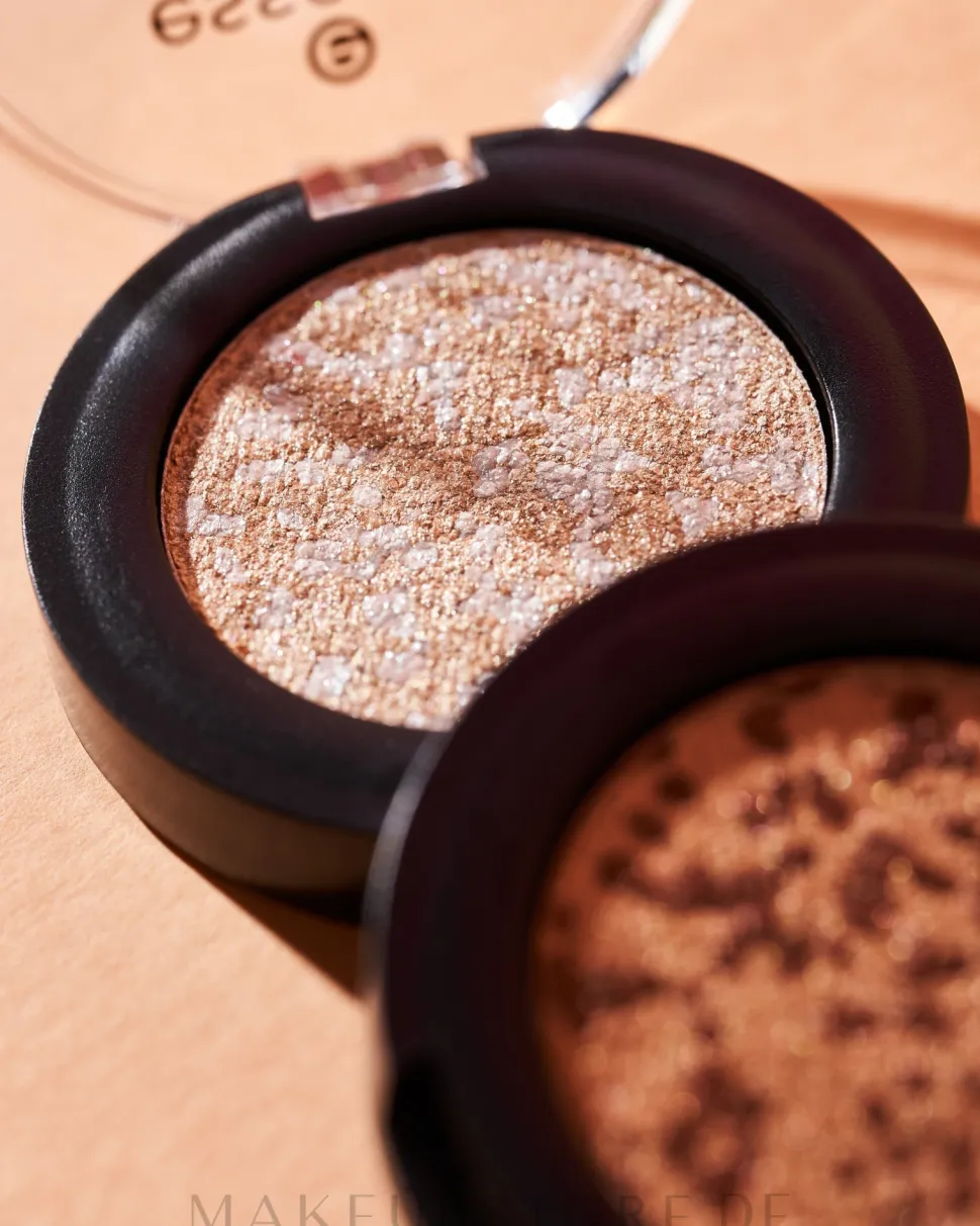 Essence Soft Touch Eyeshadow
