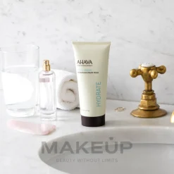 Feuchtigkeitsspendende Creme-Maske für das Gesicht mit Mineralien aus dem Toten Meer