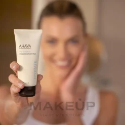 Feuchtigkeitsspendende Creme-Maske für das Gesicht mit Mineralien aus dem Toten Meer