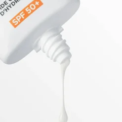 Feuchtigkeitsspendendes Sonnenschutzfluid für die Gesichtshaut SPF 50+