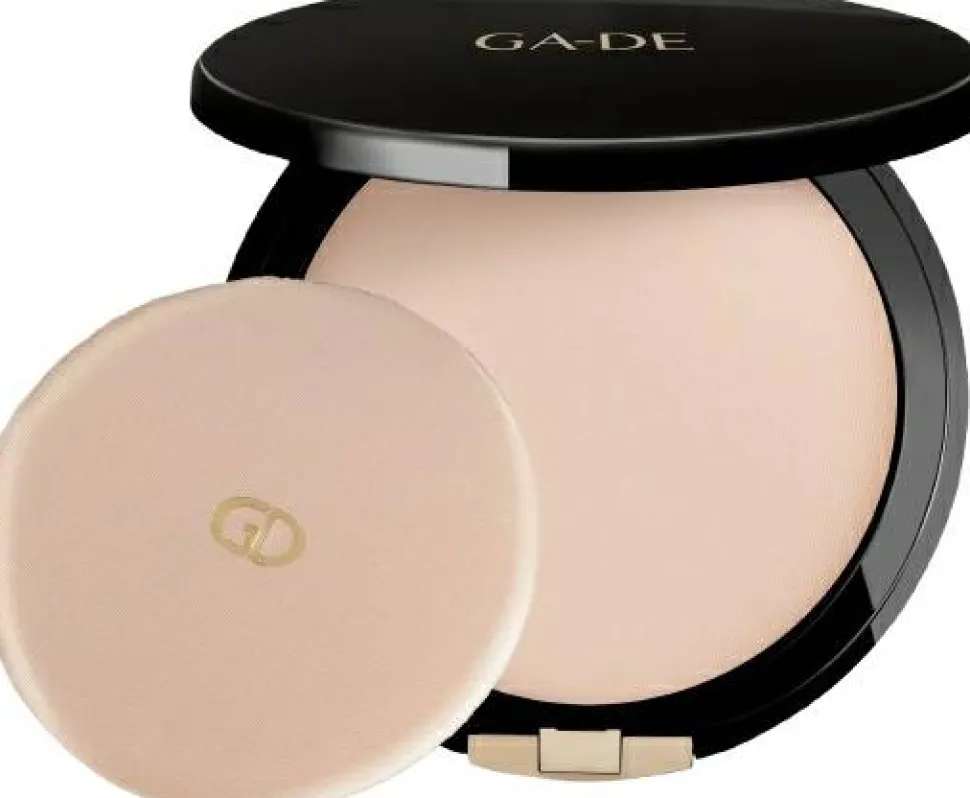 GA-DE Rich & Moist Pressed Powder SPF 15