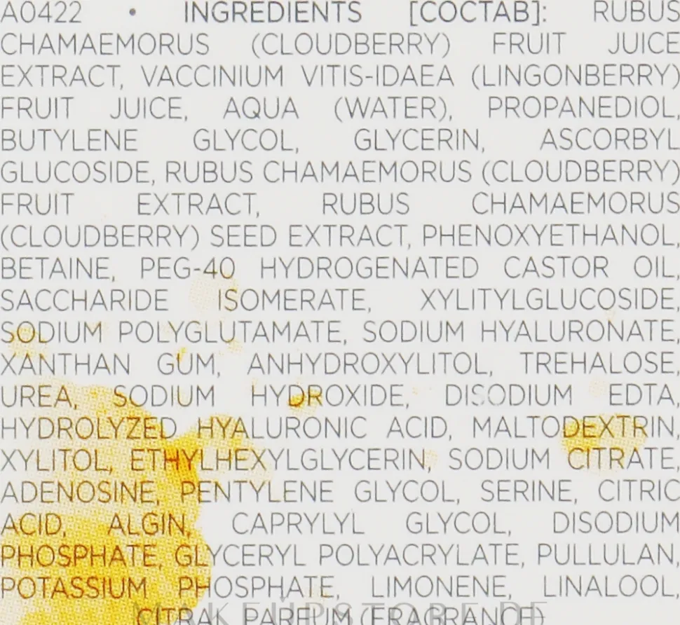 Gesichtsessenz mit Vitamin C und Hyaluronsäure für einen strahlenden Teint