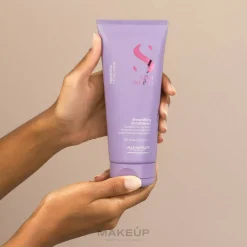 Glättender Conditioner für widerspenstiges Haar