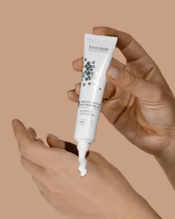 Intensive Creme mit 20% Azelainsäure und 6% Niacinamid