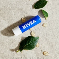 Lippenbalsam mit Naturölen und Sheabutter