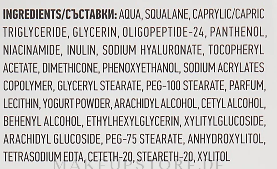Nachtregenerierendes Fluid mit Hyaluronsäure und Peptiden
