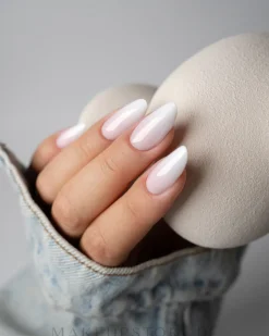 Nagelüberlack ohne klebrige Schicht