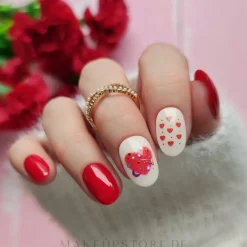 Nagelsticker mit 3D-Effekt