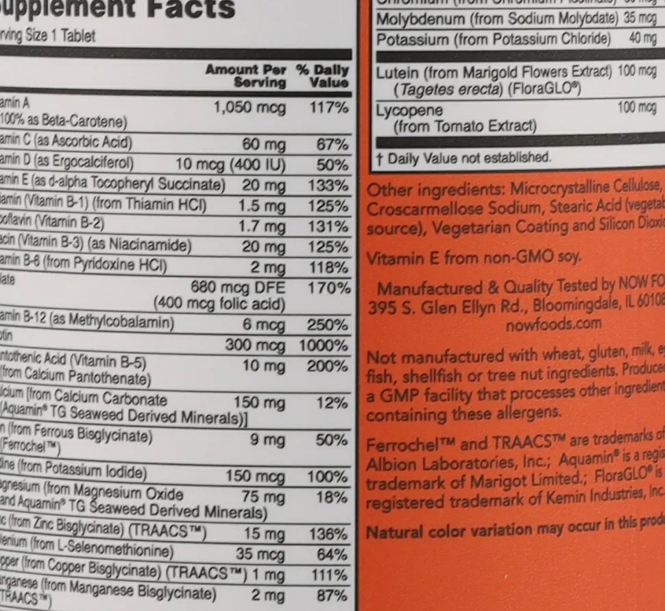 Nahrungsergänzungsmittel mit Multivitaminen und Mineralien