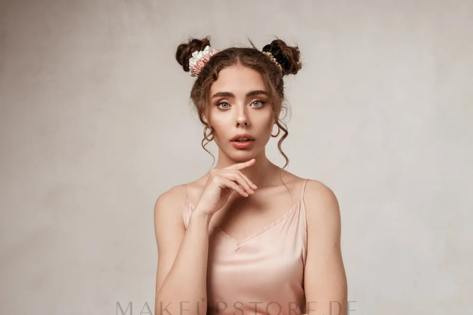 Scrunchie-Haargummi aus Naturseide in Puderfarbe Midi