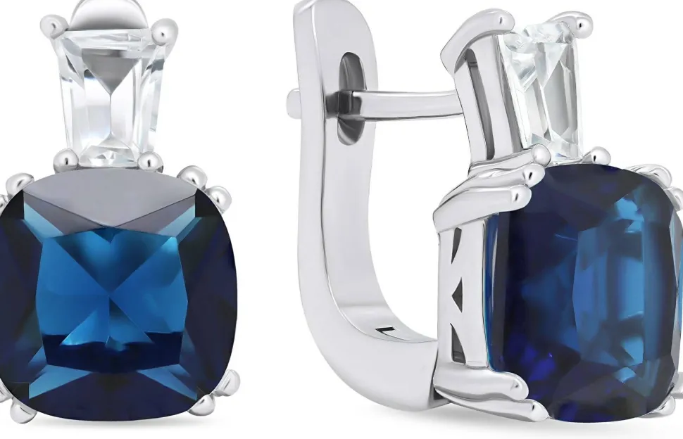 Silberne Ohrringe mit blauen Zirkonia