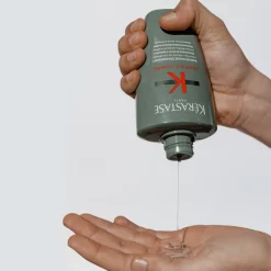 Volumenspendendes Shampoo für geschwächtes Haar mit Neigung zum Ausdünnen
